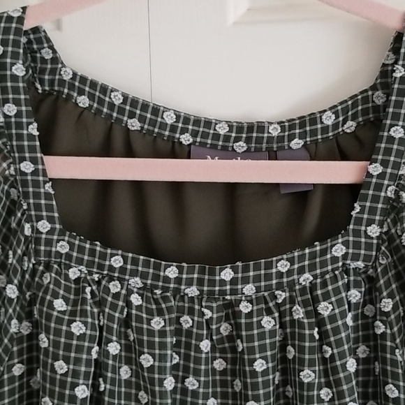 Ladies top - Picture 4 of 4